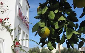 Melissa Apartments, Studios & Suites